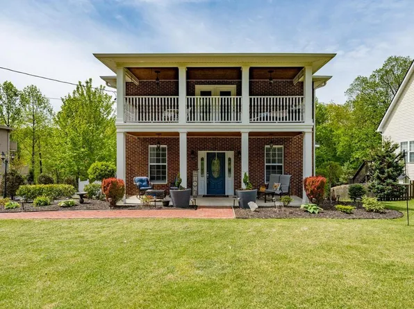 1093 College Heights Dr, Johnson City, TN 37604