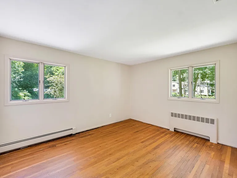 336 Dix Hills Rd #1 — Photo 16