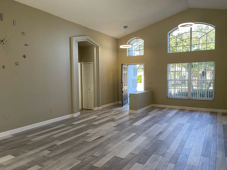 9303 Rockrose Dr — Photo 11