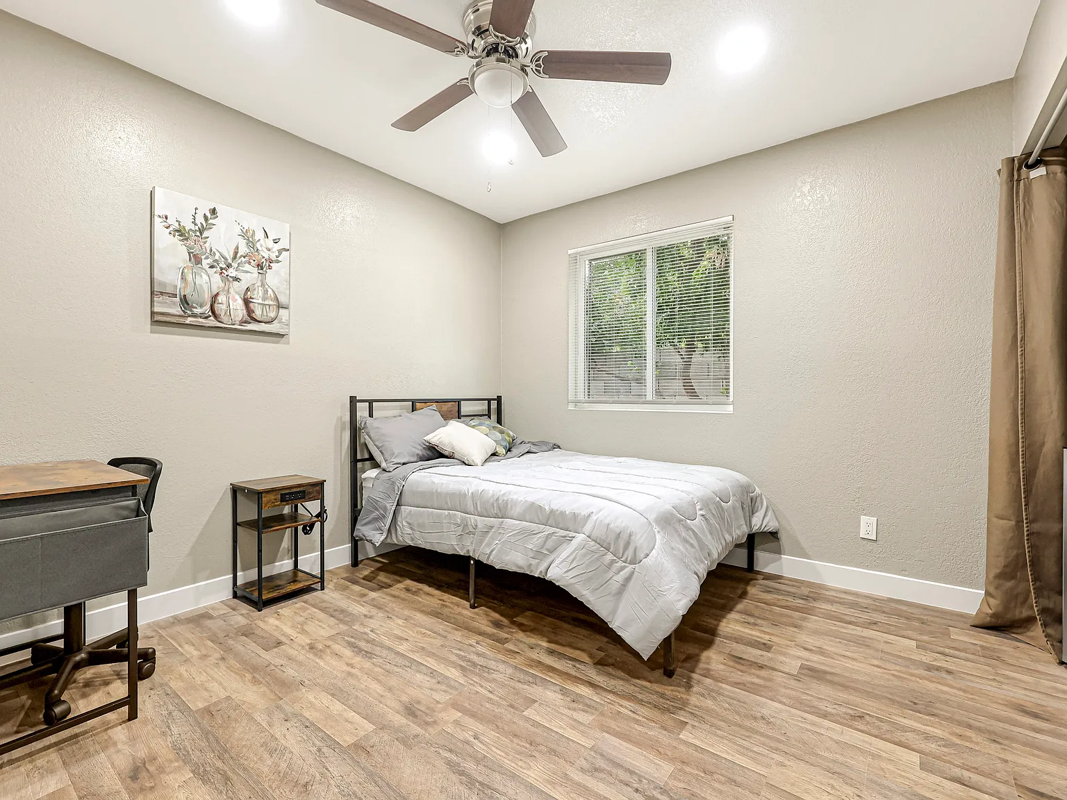 4 bed, 4.0 bath, 2450 sqft, $845 — Photo 3