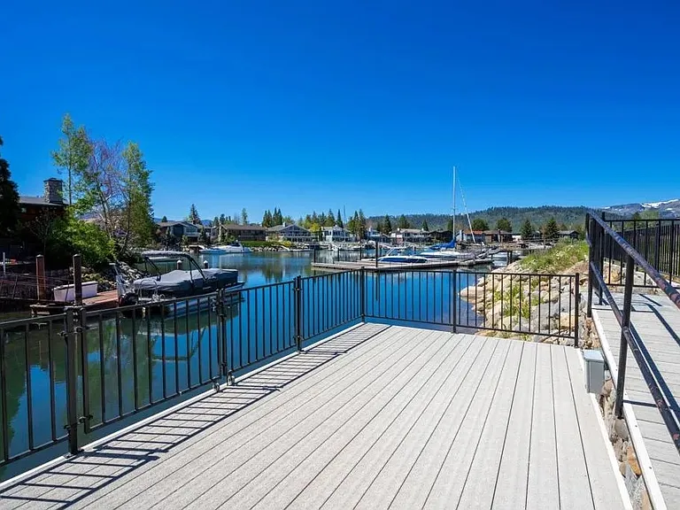 314 Beach Dr — Photo 28