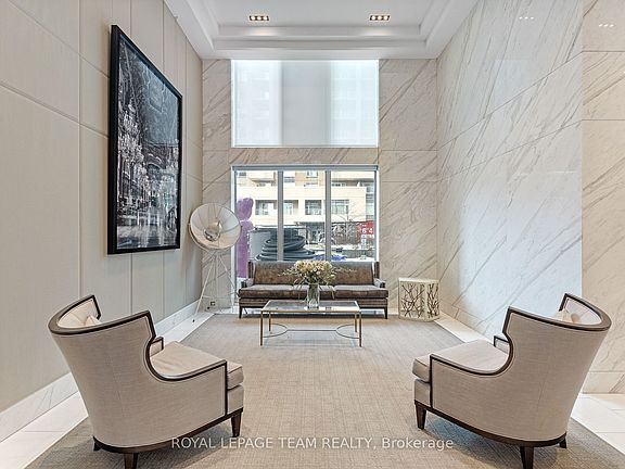 4th image of 111 Champagne Ave S #1506