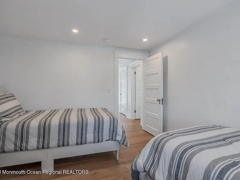 64 Curtis Ave — Photo 40