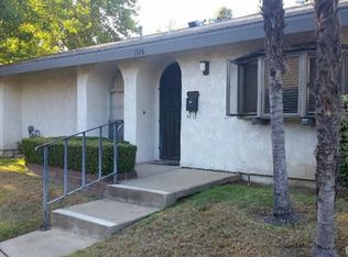 1326 W 8th St, Upland, CA 91786