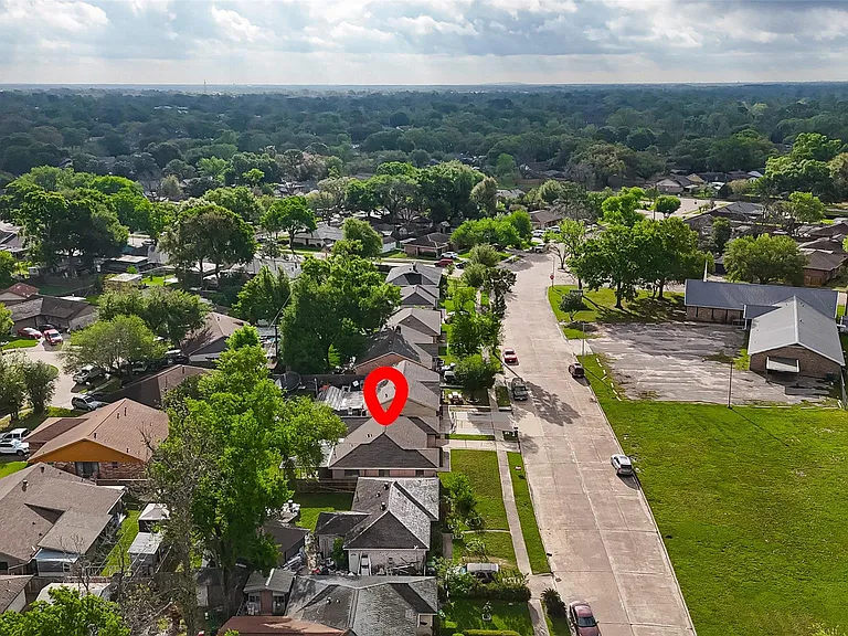 15022 Chipman Ln — Photo 36