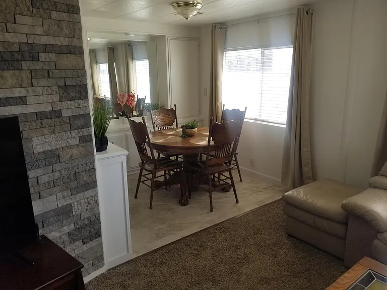 3138 Lake Dr — Photo 11