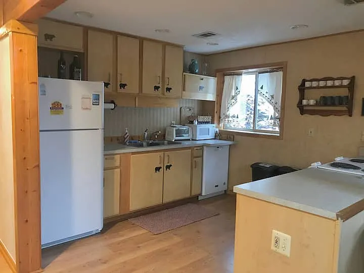 11977 Rockwell Rd — Photo 3