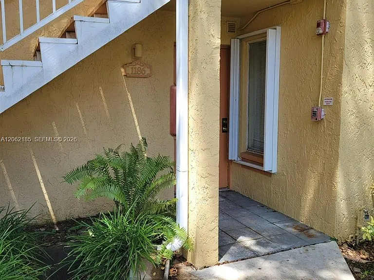 1186 Coral Club Dr #1186 — Photo 2