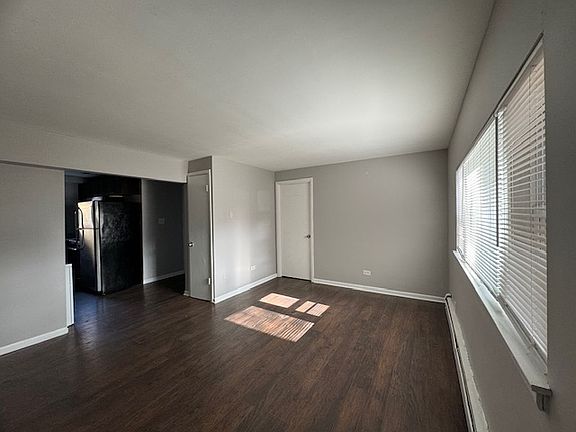 3rd image of 3352 W Hutchinson St #1R