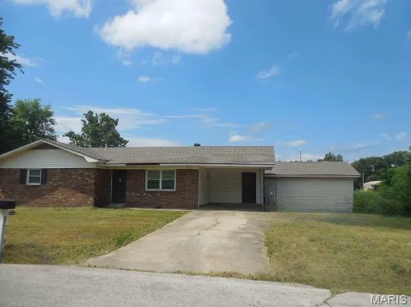 812 Car St, Campbell, MO 63933