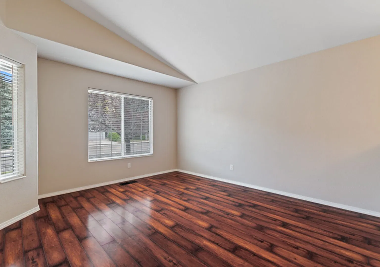 Sparks Home in the Vistas with RV Parking!! — Photo 3