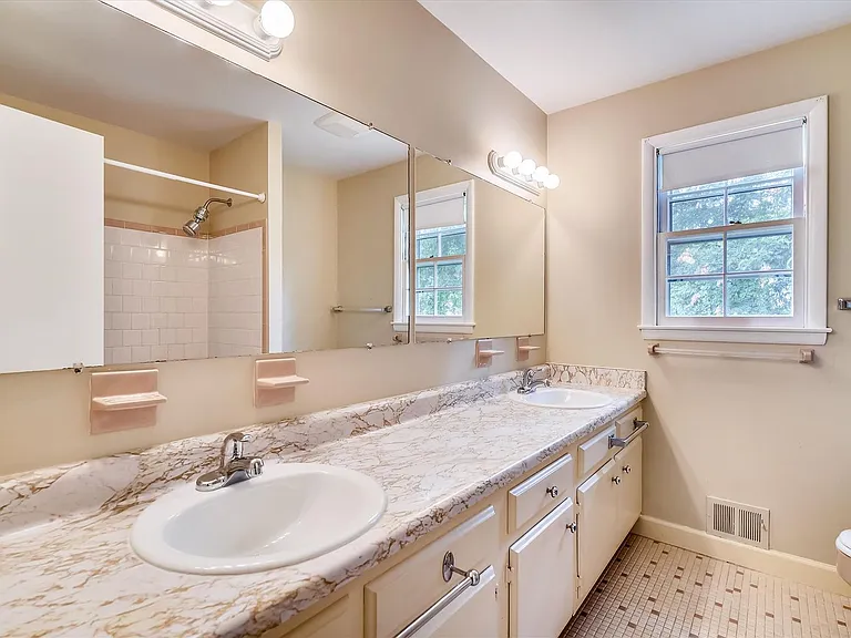 11200 Powder Horn Dr — Photo 32
