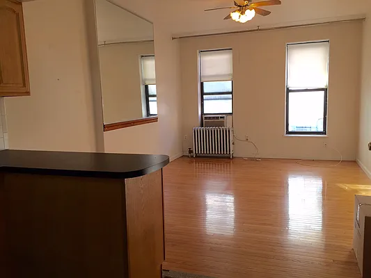 Rented by Natlane Equities | media 11