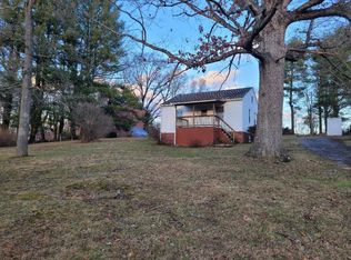 1904 Shadow Lake Rd, Blacksburg, VA 24060