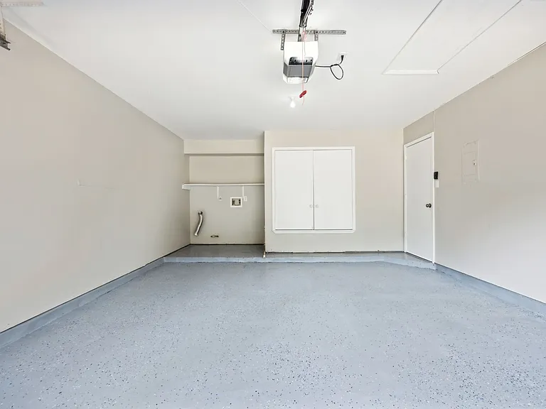 12804 Humphrey Dr — Photo 11