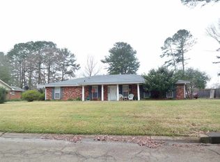 106 Arrowhead Dr, Natchez, MS 39120