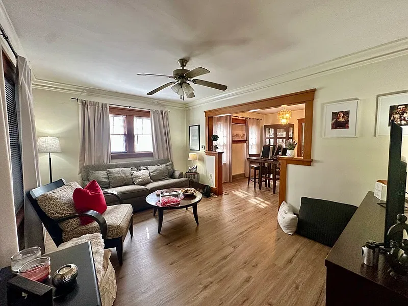 2 bed, 1.0 bath, 932 sqft, $925 — Photo 3