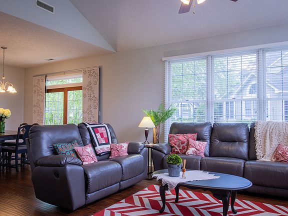 4th image of 5756 Spruce Knoll Ct