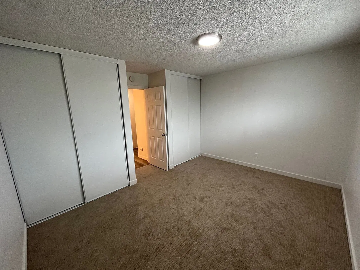 Vuemont - Renovated Modern Apartments - Renton — Photo 3