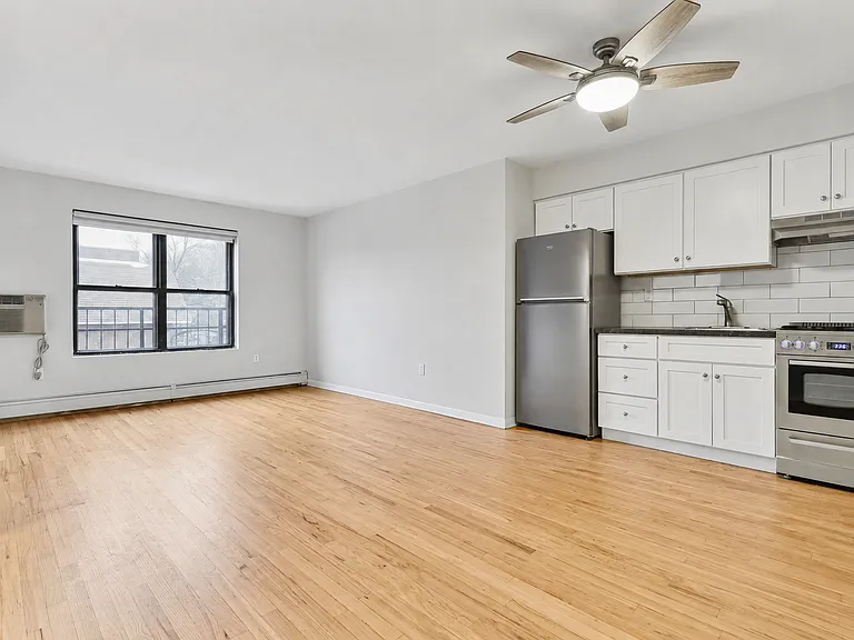 163 Main St #5B — Photo 1