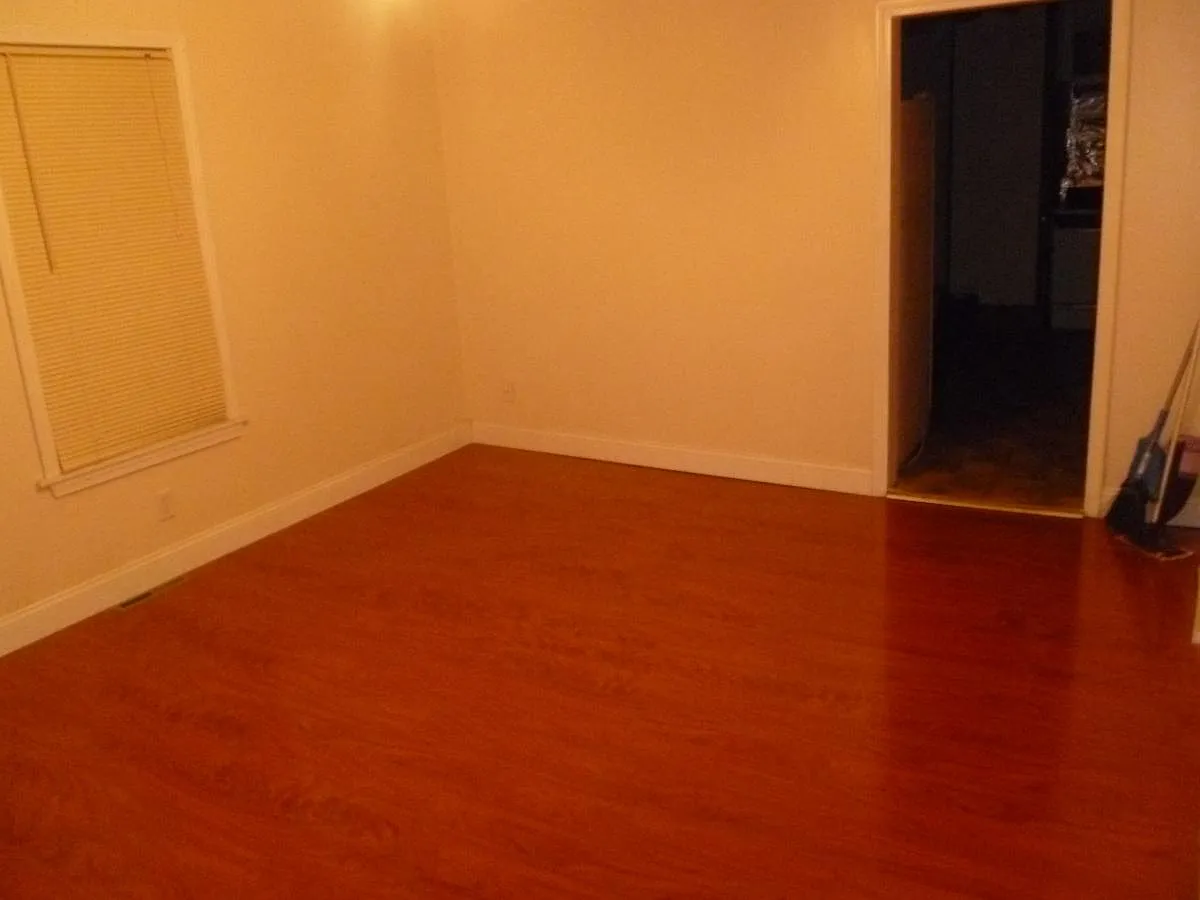 3 bed, $1,200 — Photo 3