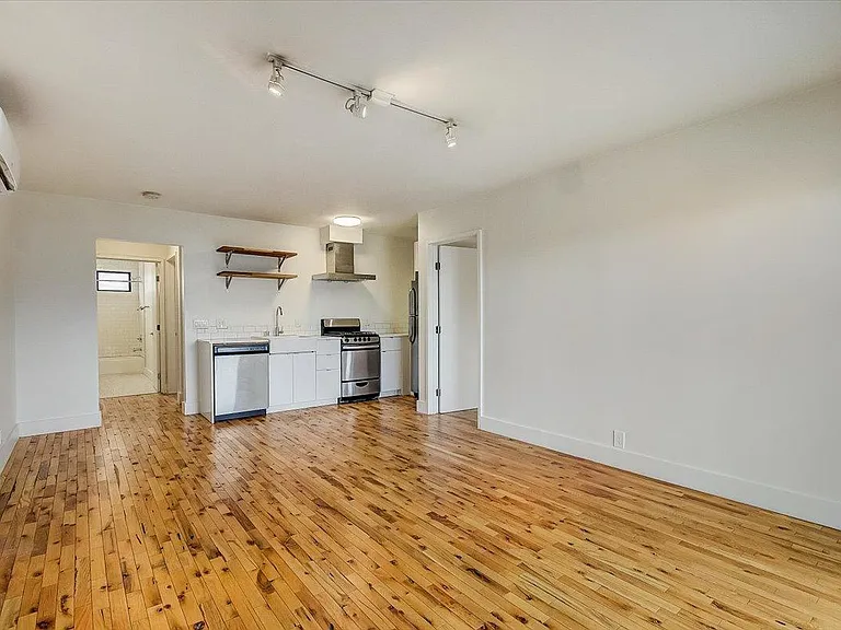 128 N Rampart Blvd #5 — Photo 5