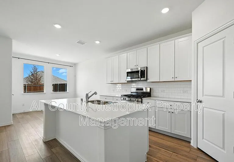 3008 Chinkapin Ln — Photo 11