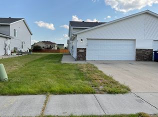 1719 41st Ave S, Moorhead, MN 56560