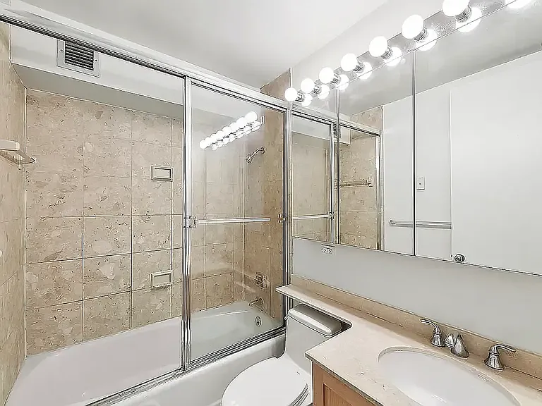 360 E 57th St #21B — Photo 6