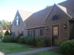 5 Cheshire Meadows Ln, Kennebunk, ME 04043