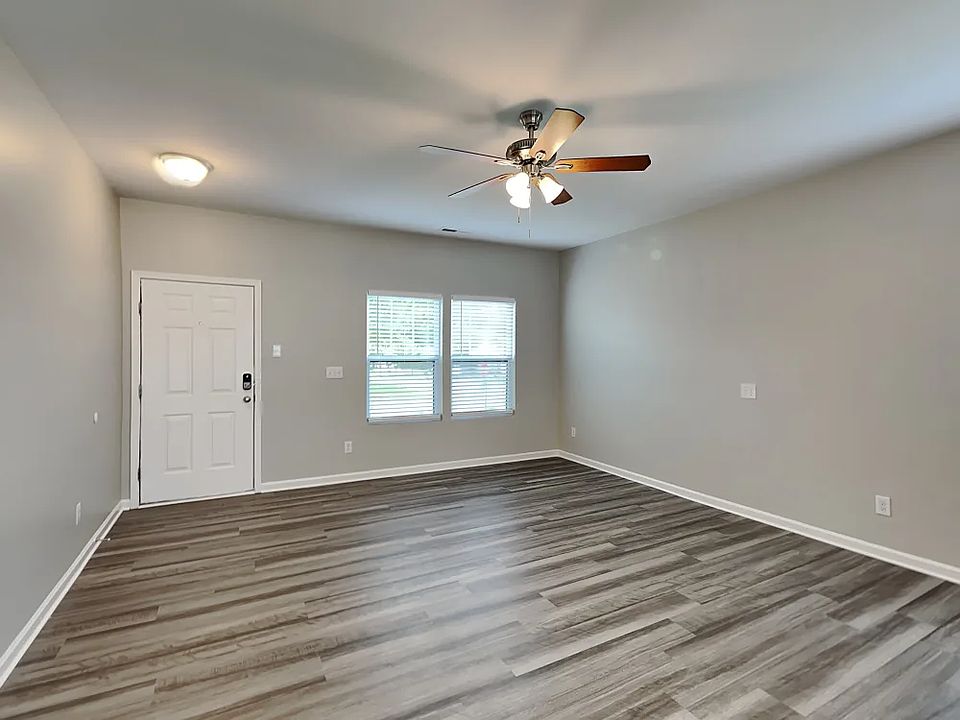 1st image of 419 Landis Oak Way