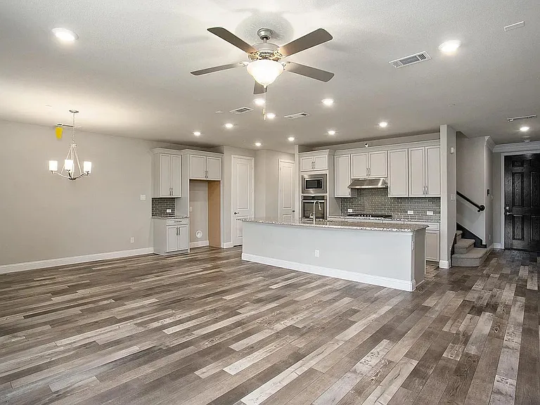 5529 Liberty Dr — Photo 9