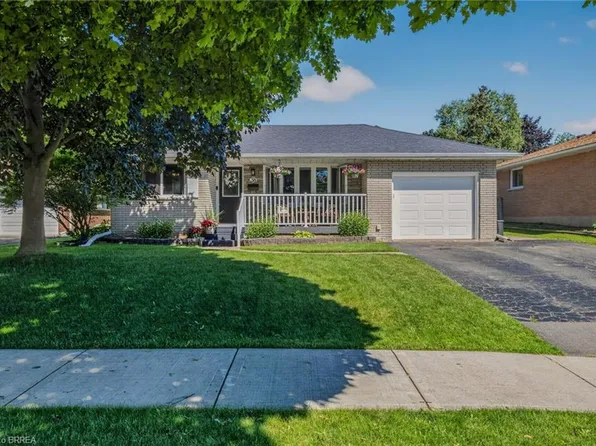 38 Brier Park Rd, Brantford, ON N3R 3P7