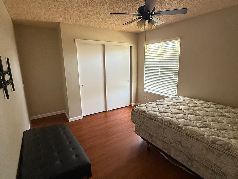 818 Portugal Way — Photo 17