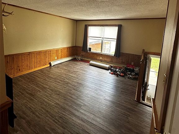4th image of 32 Norris Ave