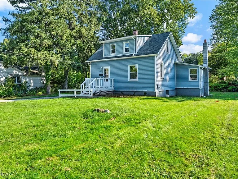 4475 Silverdale Rd — Photo 7