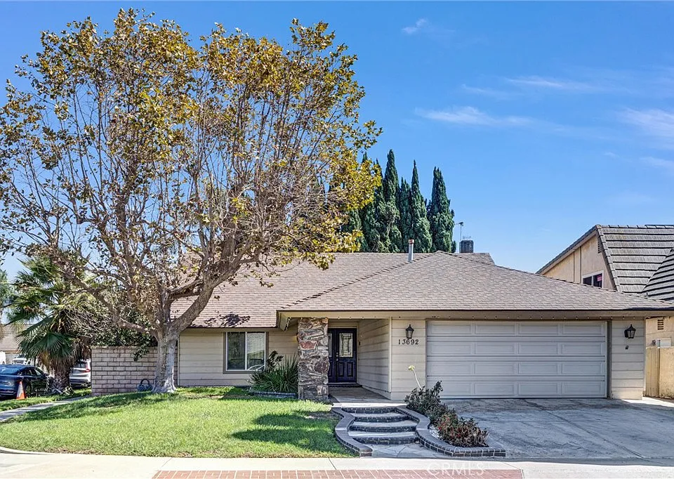 13692 Solitaire Way