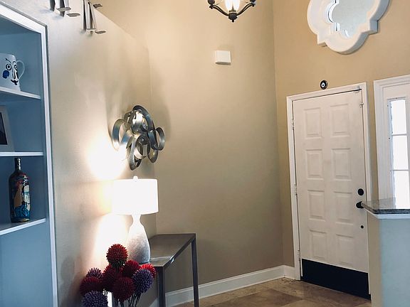 4th image of 895 Crestridge Cir
