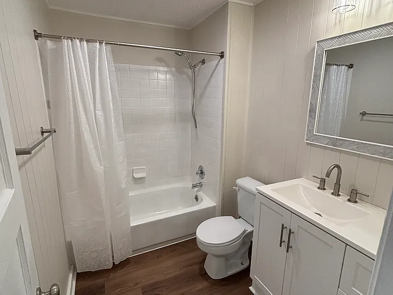 4201 Hawthorne Ave SW — Photo 24
