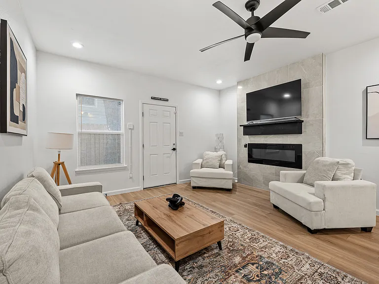 2214 Hooper St — Photo 8