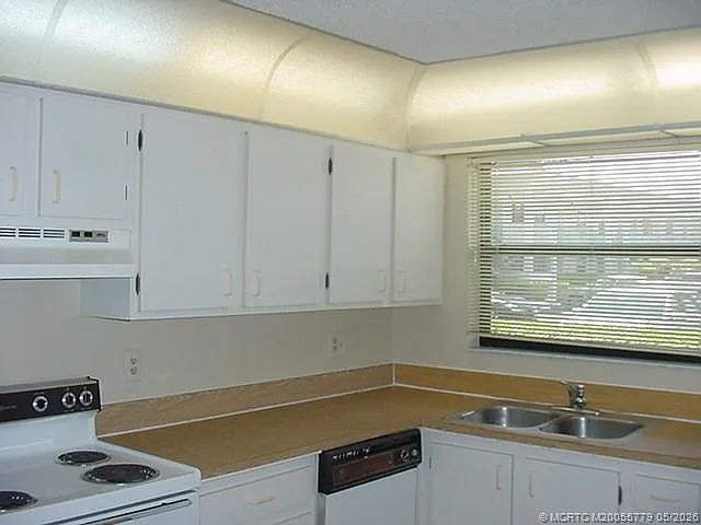 1290 SE Parkview Pl #A2 — Photo 6