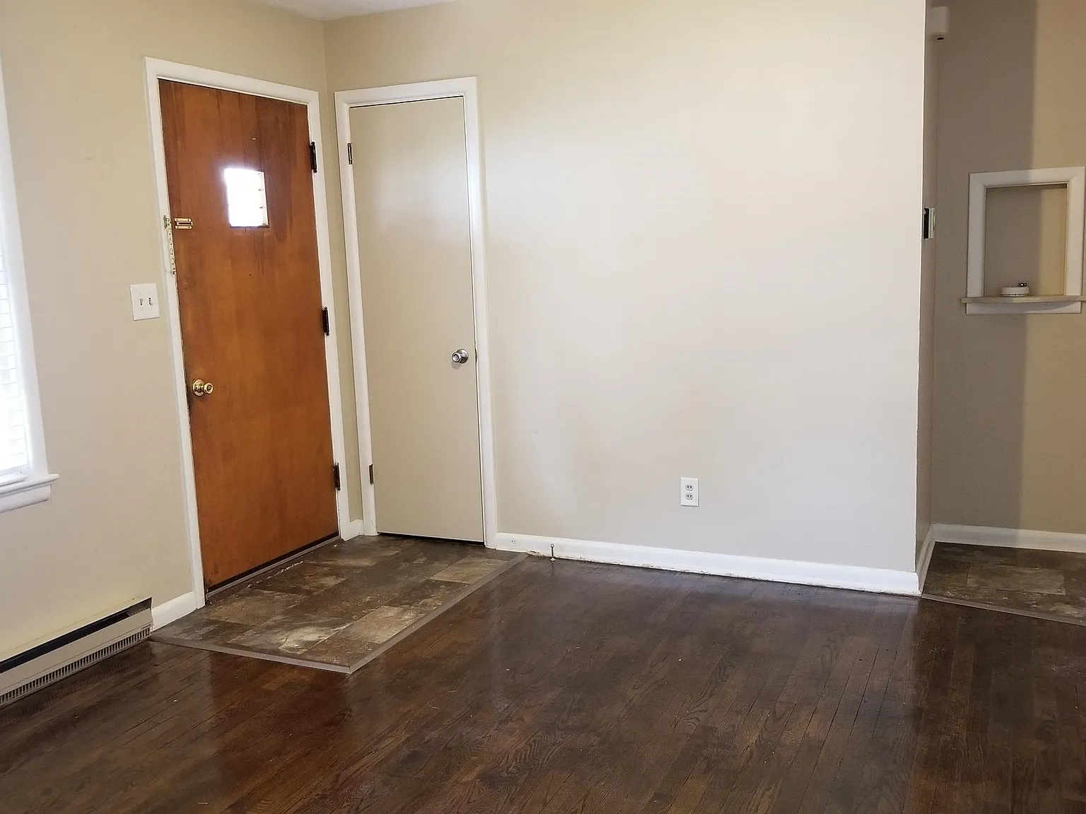 2 bed, $900 — Photo 2