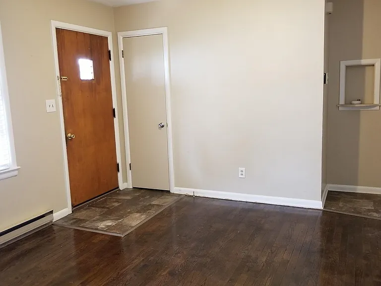 115 N Hayes Ave — Photo 2