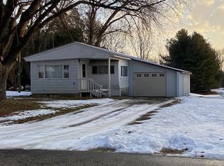 N2728 Retzlaff Rd, Fort Atkinson, WI 53538