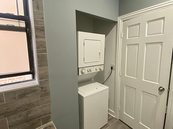 4th image of 3230 W Fullerton Ave #1