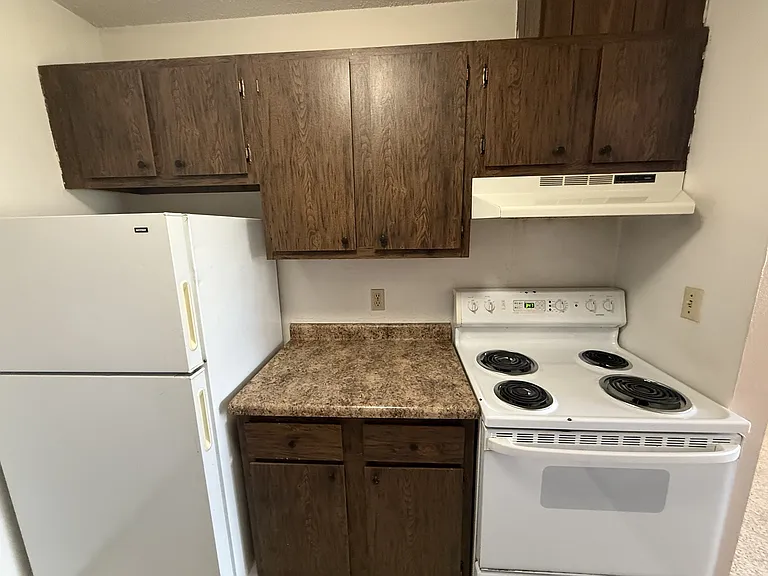 1105 N Main St — Photo 4