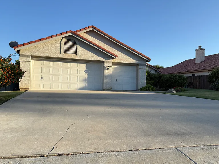 10305 Single Oak Dr — Photo 1