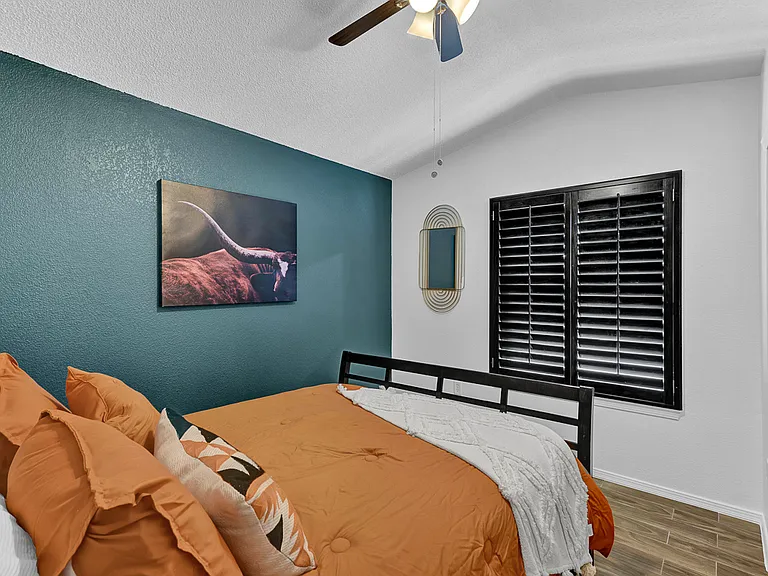 6017 Honeybee Ct — Photo 22