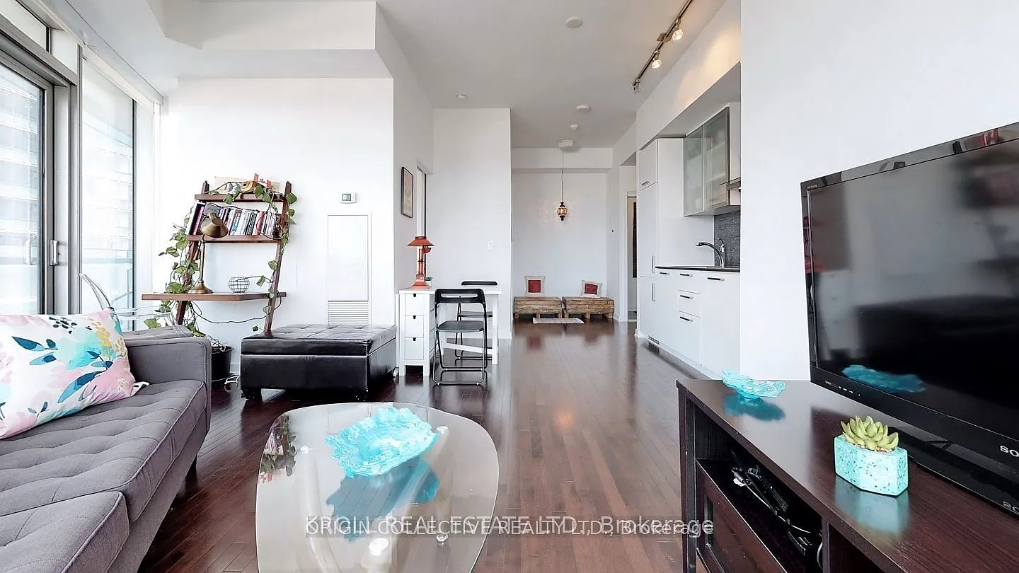 ICE Condos — Photo 4