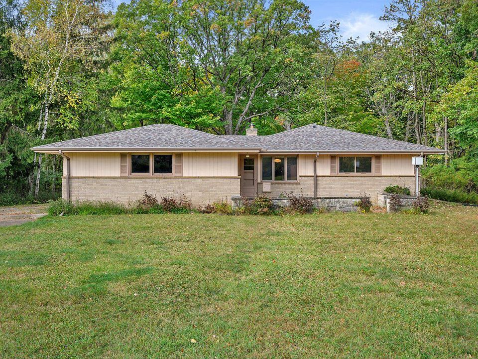 1st image of 9431 North Sleepy Hollow LANE